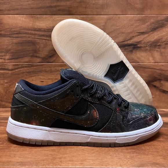 nike sb dunk intergalactic